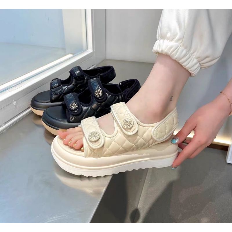 Sandal học sinh hot trend năm 2022 mẫu đế răng cưa mã HV 777