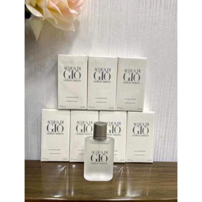 Nước hoa Acqua Di Giò Armani, hương thơm tinh khiết hiện đại, trẻ trung.