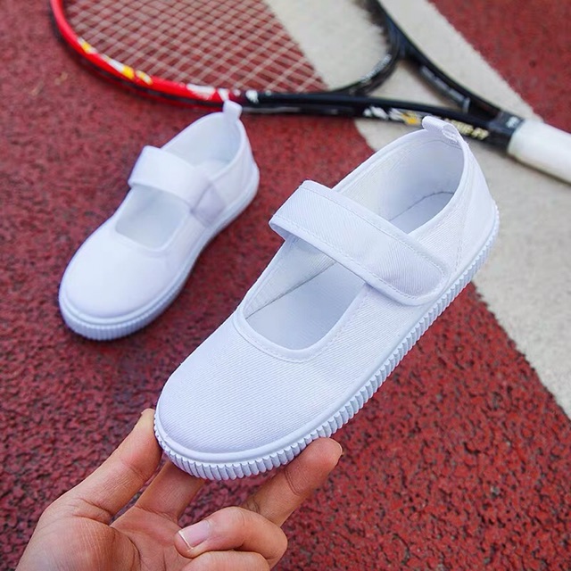 Sale giày thể dục cho bé