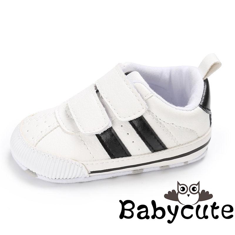 Giày thể thao khóa dán phong cách năng động dành cho các bé