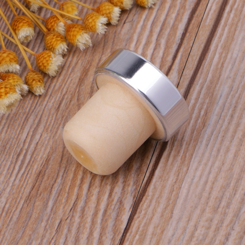 Nút kim loại đậy chai rượu