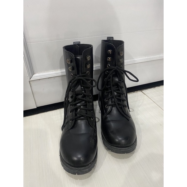 Pass boost đen size 38