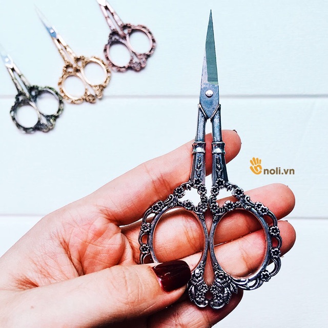 Kéo hoạ tiết cổ châu Âu