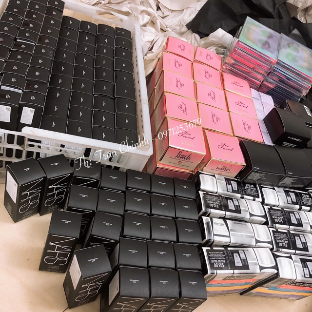 Kem nền NARS Natural Radiant Longwear Foundation