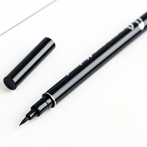 Bút kẻ mắt dạng lỏng nhanh khô cho nữ | BigBuy360 - bigbuy360.vn