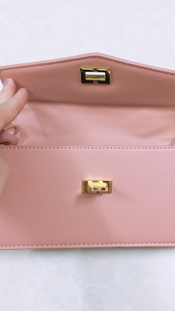 Thanh lý Túi đeo chéo Charles & Keith