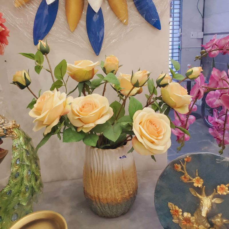 Hoa lụa, hoa giả, bình hoa hồng vàng nhập khẩu cao cấp kt 40*40 cm y hình. bình gốm xuất khẩu  hàn quốc