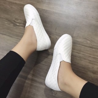 Giày slip on da cá sần chỉ