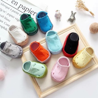 Chỉ 105k/đôi giày tất Hàn Quốc. Bao chất lượng, dành cho bé từ 0-1 tuổi
