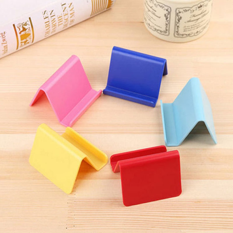 Giá Đỡ Điện Thoại / Máy Tính Bảng Để Bàn Bằng Nhựa Màu Ngẫu Nhiên Nhỏ Gọn 1 Cái Cho iPhone & Android