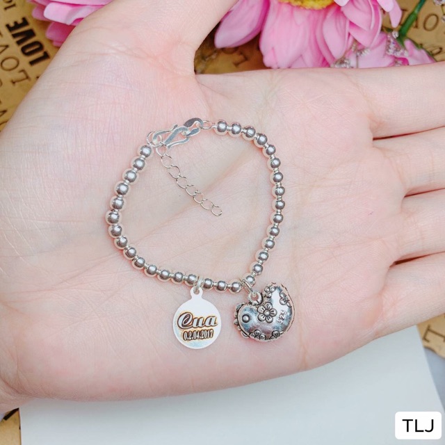 Lắc bi gắn thẻ khắc tên và con giáp cho bé yêu