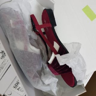 Giày sandal Juno xinh như hoa full box