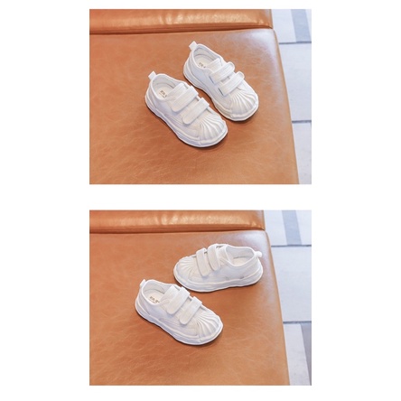 Bata vải mũi sò đáng yêu cho cả bé trai và gái.