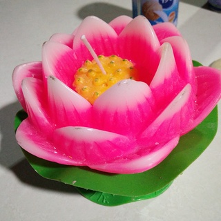 Nến thờ phật giáo hình hoa sen có đế hình lá 6x7cm