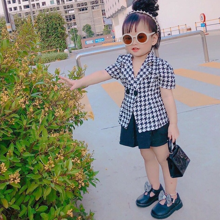 Đồ bộ bé gái, Set áo vest ngắn tay họa tiết ảo ảnh và chân váy xòe xếp ly (có quần) cute cho bé từ 7-18 kg, SUN KID'S