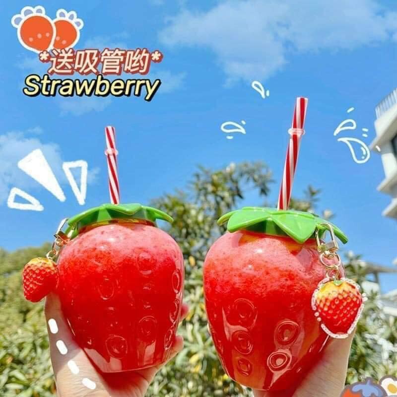 BÌNH LY UỐNG NƯỚC HÌNH DÂU TÂY DUNG TÍCH 500ML CỰC KỲ KUTE - LY NHỰA CAO CẤP TẶNG KÈM ỐNG HÚT