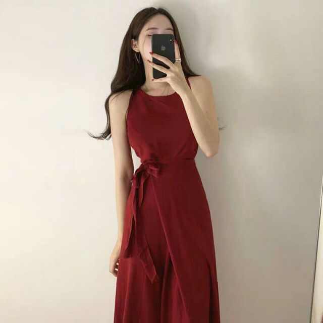 Đầm dạo phố cổ yếm xẻ tà siêu sang