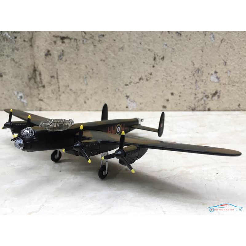 ​Mô hình Máy bay ném Bom Avro Lancaster MkIII tỷ lệ 1:144