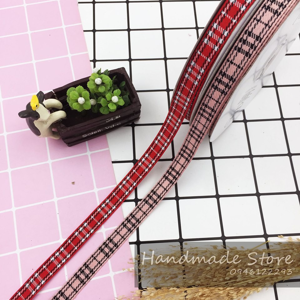 Ruy băng kẻ giáng sinh