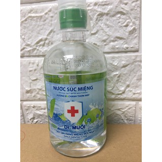 Nước muối Súc Miệng Hương Vỏ Chanh được làm từ 100% muối biển tự nhiên (18k/ chai 500mml)
