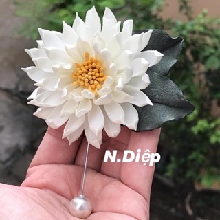 Tặng kèm hộp- Hoa cài áo hoa cúc cách điệu