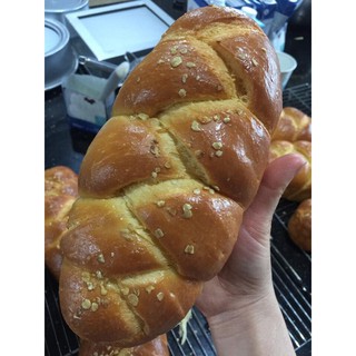 Bánh mì hoa cúc_Harry Brioche Bread by Ốc Bakery