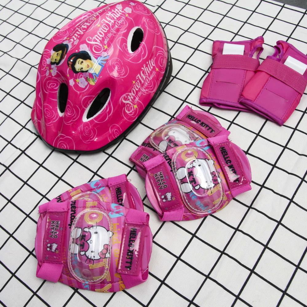 [Freeship 10k] .Set mũ bảo hiểm và bộ bảo vệ tay chân cho bé Mickey Mouse KM1218 Sản phẩm chính hãng