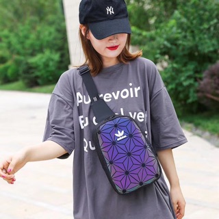 Túi đeo chéo AD 3D có sẵn