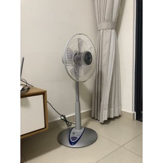 Quạt đứng Panasonic F-307KHB(màu xanh)/F-307KHS(màu bạc)