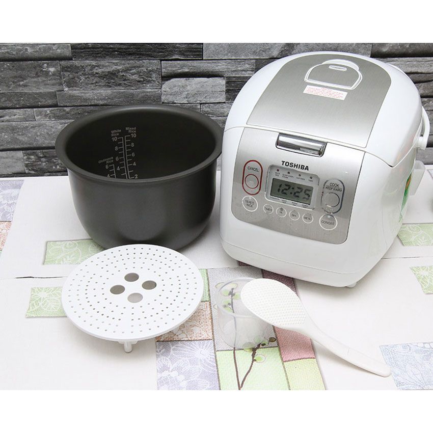 Nồi cơm điện tử Toshiba 1.8 lít RC-18NMFVN(WT) MỚI 100%- Sản Xuất Tại Thai lan Có xửng hấp