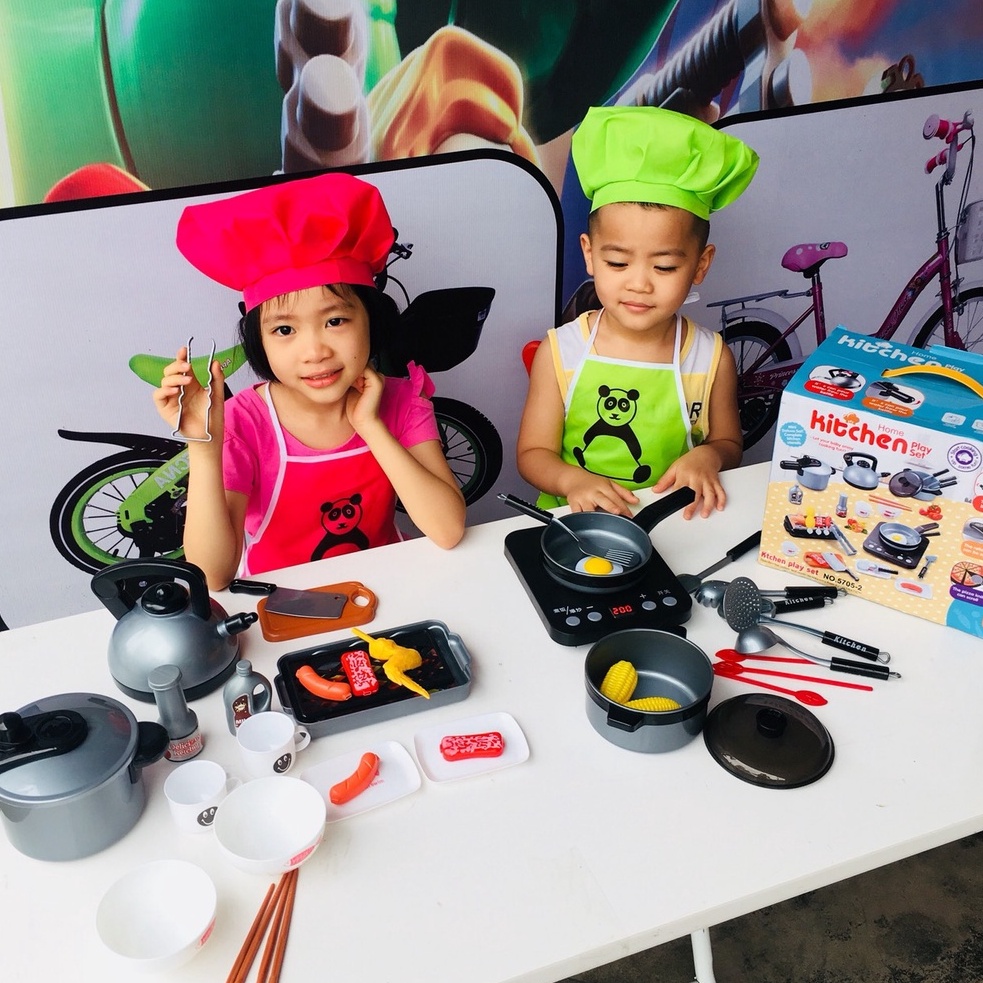 Bộ Nấu Ăn 36 Món To Đẹp Có Bếp Từ, Dùng Pin. Yếm Tạp Dè, Kèm Nón Cho Trẻ Em