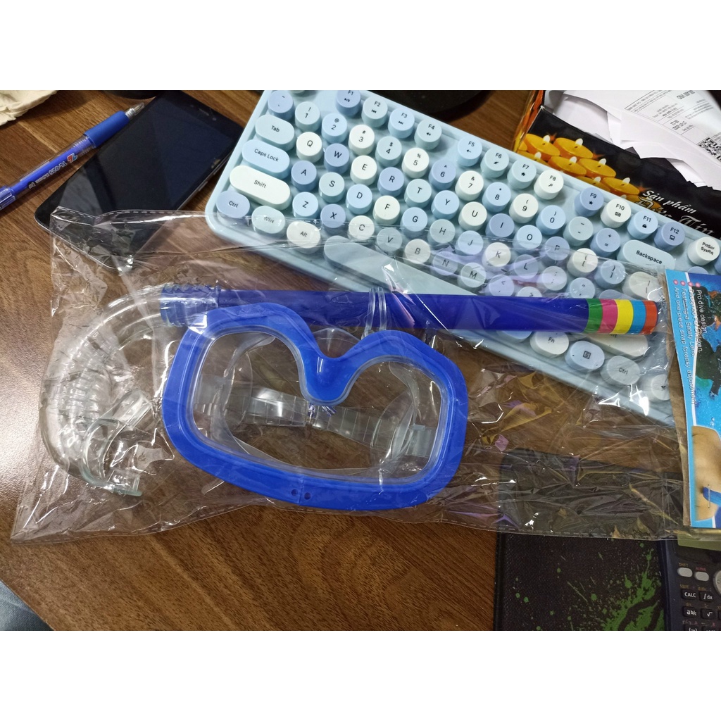 Kính bơi có ống thở cho trẻ em và người lớn loại kín mắt mũi mã 50075