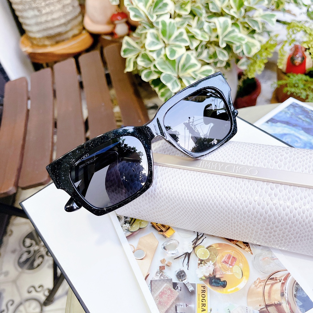 Kính mát Jimmy Choo viền đen, mặt nhũ