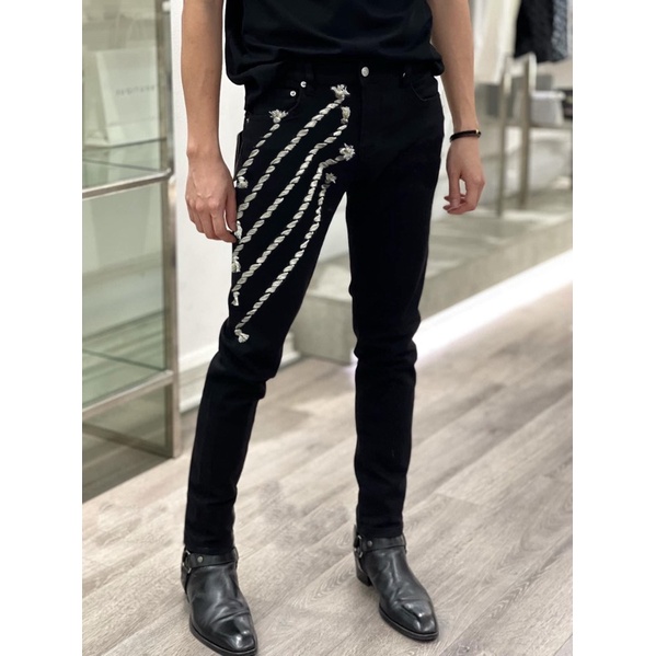 QUẦN JEANS ĐEN TRƠN BỆN THỪNG MADE BY TAS