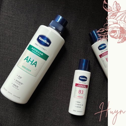 Sữa tắm hoạt tính Vaseline chứa thành phần AHA, B3 làm sạch và dưỡng sáng da