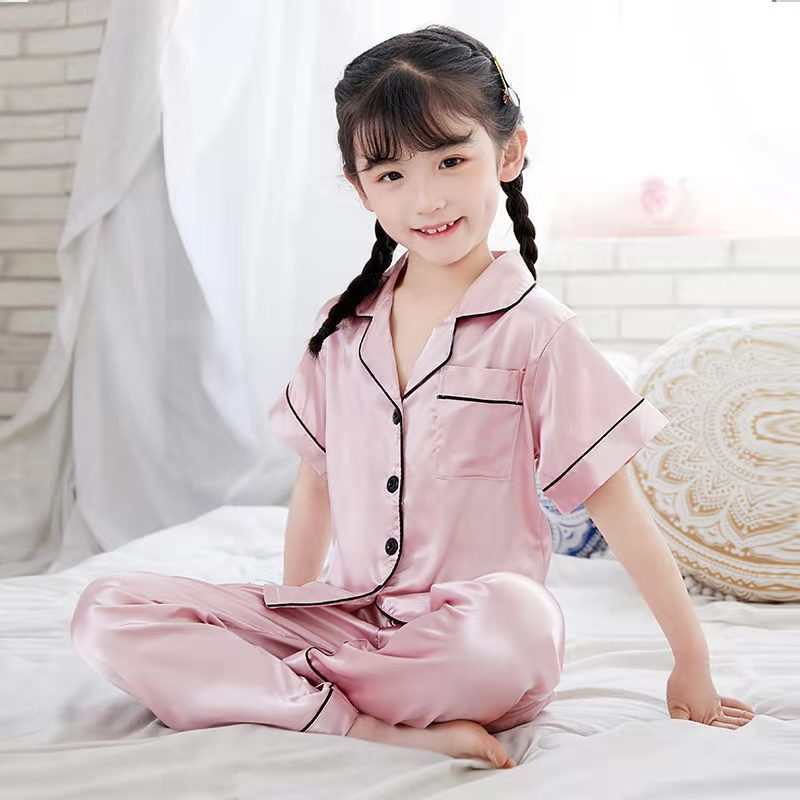 Bộ Đồ Ngủ Tay Ngắn Chất Liệu Lụa Thời Trang Xinh Xắn Cho Bé