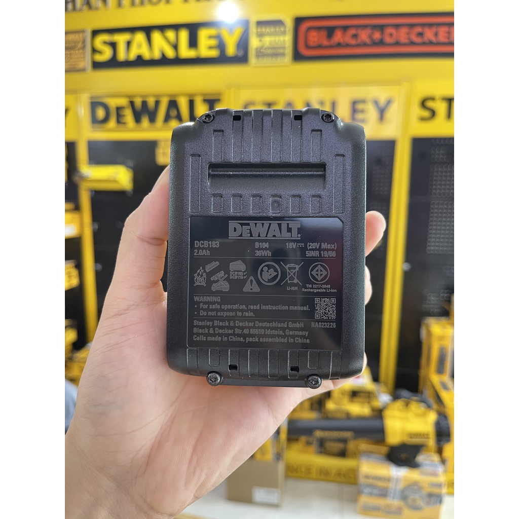 Pin 2a Dewalt 2ah 20V chính hãng pin Dewalt DCB183 Bh 12 tháng - Nghề Mộc
