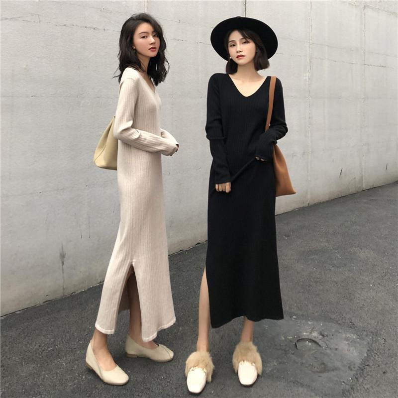 Đầm dệt kim dáng rộng dài cổ chữ v phối xẻ tà kiểu hàn quốc