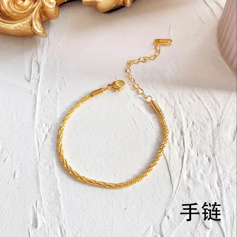 Vòng tay màu vàng kiểu tối giản