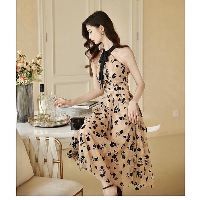 ĐẦM LƯỚI HOA ÉP NHUNG CỔ YẾM PHONG CÁCH HÀN