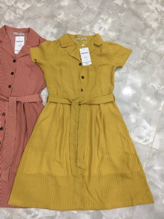 Váy kẻ cúc gỗ dài - vintage