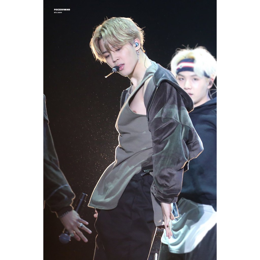 ẢNH THẬT ÁO KHOÁC GIỐNG JIMIN BTS
