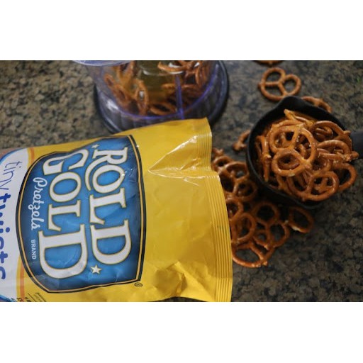 Snack bánh vòng SNACK FRITOLAY'S ROLD GOLD PRETZEL THINS TWISTS 283.4G- Nhập khẩu Mỹ