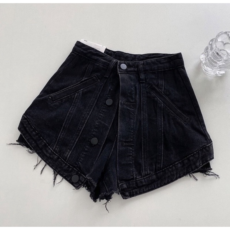 Set 2 áo phông và chân váy jeans đen
