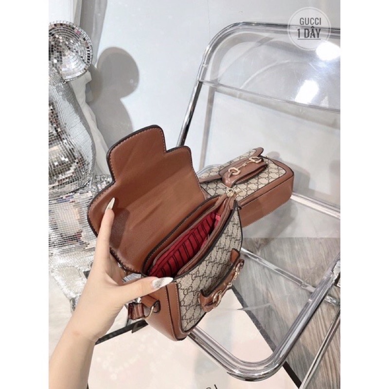 Túi kẹp nách cg hồ hà hot hit đeo các kiểu đây ah