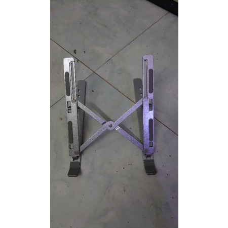 Giá đỡ máy tính bảng