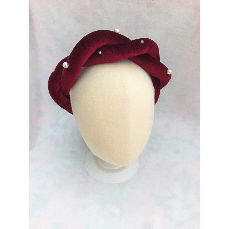 Mấn áo dài kiểu xoắn đôi: đỏ đô