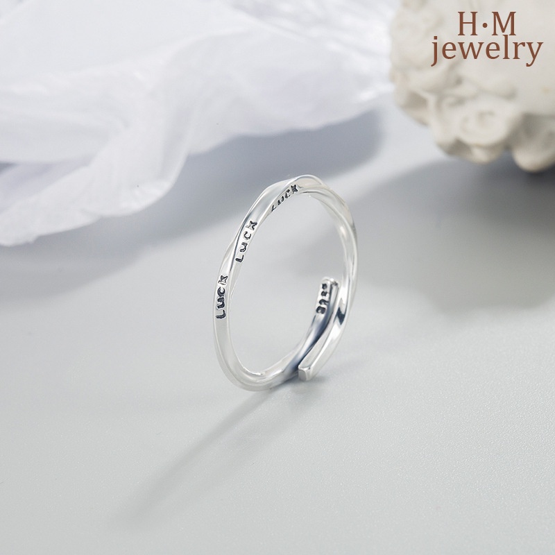 Nhẫn May Mắn Kiểu Xoắn Thiết Kế Đơn Giản
