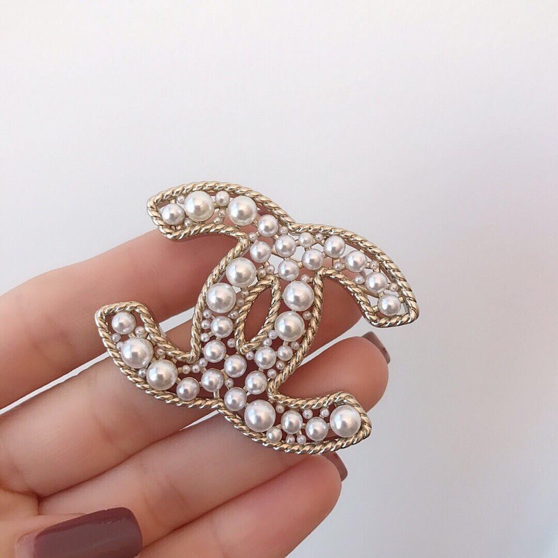 Cài áo chữ CC đính đá cao cấp(CAHHB8.E0)