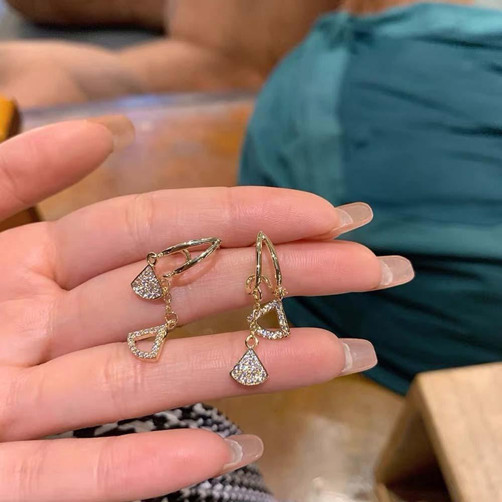 QQMALL Đôi Bông Tai Dáng Dài Đính Đá Phong Cách Hàn Quốc Thời Trang Cho Nữ